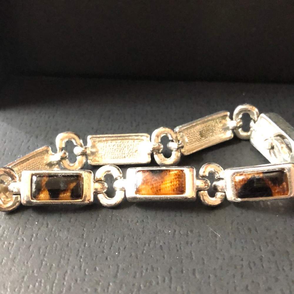 Neat bracelet made with tiger eye